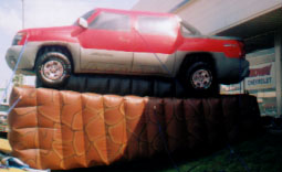 Chevrolet Avalanche - Giant Truck Balloon